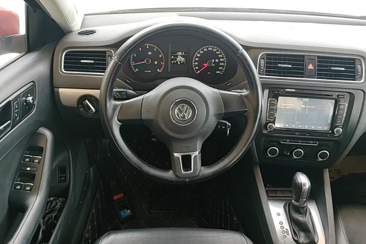 Used Volkswagen Sagitar 2014 1.6L Automatic Comfort Model Steering Wheel