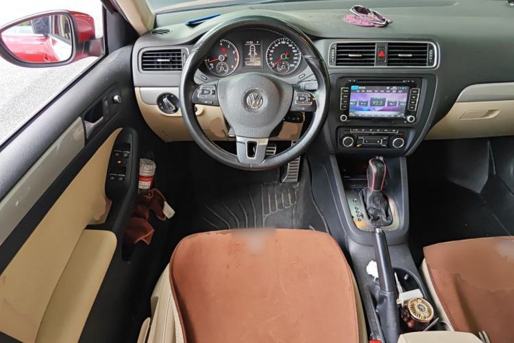 Used Volkswagen Sagitar 2014 Revised Version 1.4TSI Automatic Luxury Edition Steering Wheel