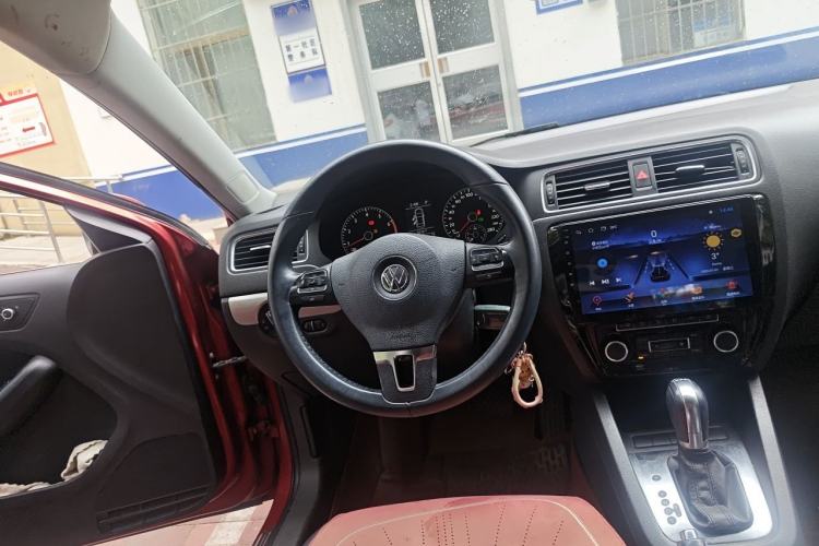 Used Volkswagen Sagitar 2014 1.4TSI Automatic Luxury Model Steering Wheel