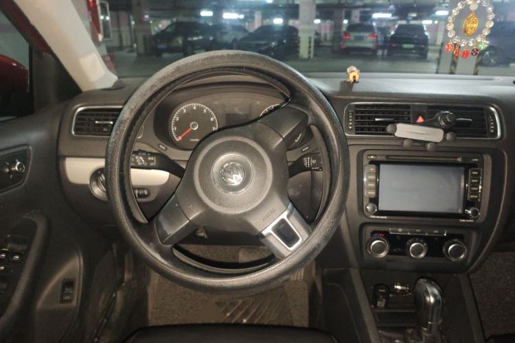 Used Volkswagen Sagitar 2014 1.6L Automatic Comfort Model Steering Wheel