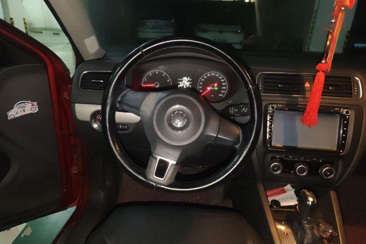 Used Volkswagen Sagitar 2014 1.6L Automatic Comfort Model Steering Wheel