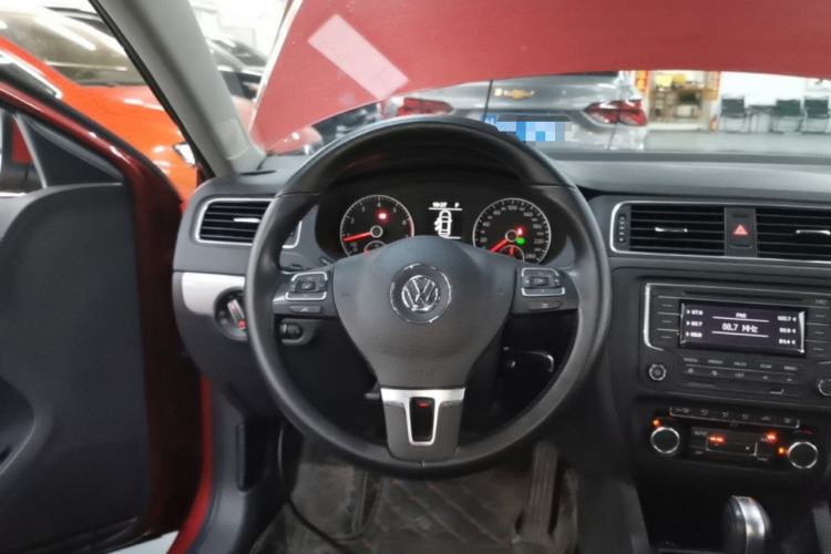 Used Volkswagen Sagitar 2014 Revised Version 1.4TSI Automatic Luxury Edition Steering Wheel