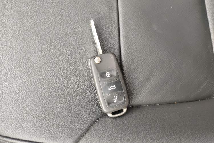 Used Volkswagen Sagitar 2014 Revised Version 1.6L Automatic Comfort Edition Vehicle Key