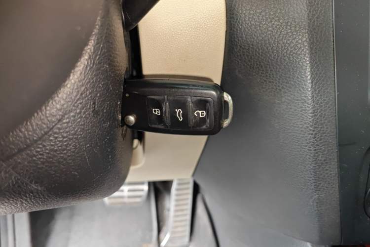 Used Volkswagen Sagitar 2014 Revised Version 1.4TSI Automatic Luxury Edition Vehicle Key
