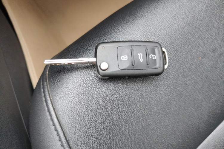 Used Volkswagen Sagitar 2014 Revised Version 1.6L Automatic Comfort Edition Vehicle Key