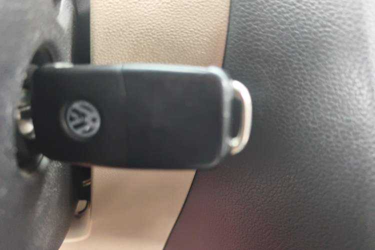 Used Volkswagen Sagitar 2014 Revised Version 1.4TSI Automatic Luxury Edition Vehicle Key
