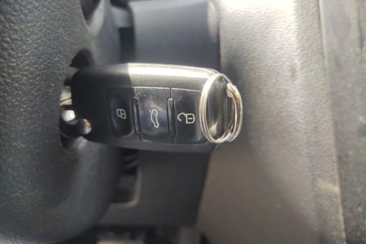 Used Volkswagen Sagitar 2014 Revised Version 1.6L Automatic Comfort Edition Vehicle Key