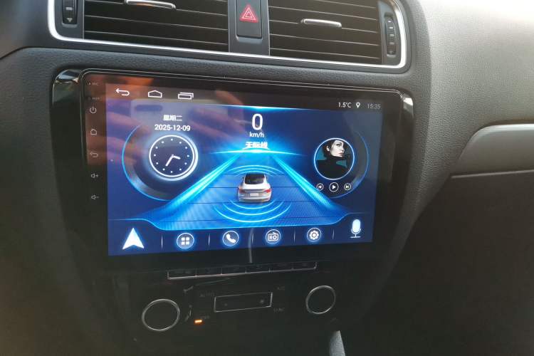 Used Volkswagen Sagitar 2014 1.4TSI Automatic Luxury Model Audio And AC Panel