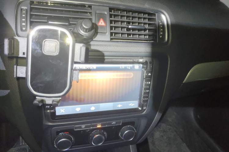 Used Volkswagen Sagitar 2014 Revised Version 1.6L Automatic Leading Edition Audio And AC Panel
