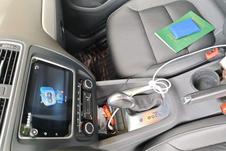 Used Volkswagen Sagitar 2014 Revised Version 1.4TSI Automatic Luxury Edition Audio And AC Panel