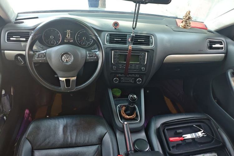 Used Volkswagen Sagitar 2014 Revised Version 1.4TSI Manual Luxury Edition Center Console