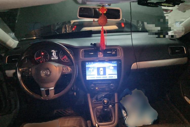 Used Volkswagen Sagitar 2014 Revised Version 1.4TSI Manual Luxury Edition Center Console