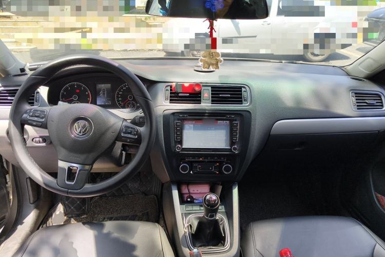 Used Volkswagen Sagitar 2014 1.4TSI Manual Luxury Model Center Console