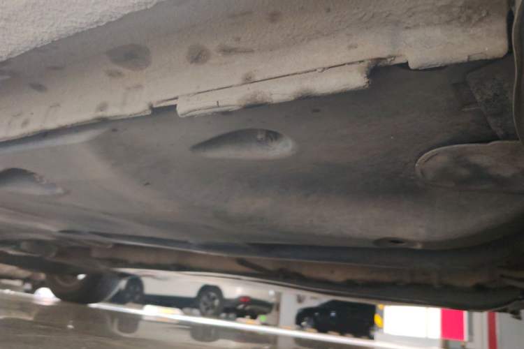 Used Volkswagen Sagitar 2014 1.6L Manual Comfort Model Chassis Front Right