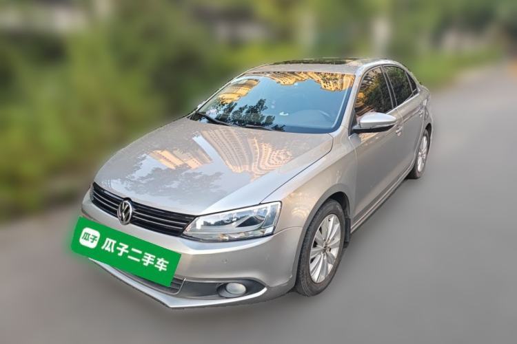 Used Volkswagen Sagitar 2014 1.4TSI Automatic Luxury Model Guazi used car, China used car export, Used car for sale, Used cars, Cheapest cars for sale