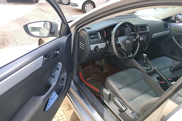 Used Volkswagen Sagitar 2014 1.4TSI BlueMotion Edition Driver Seat