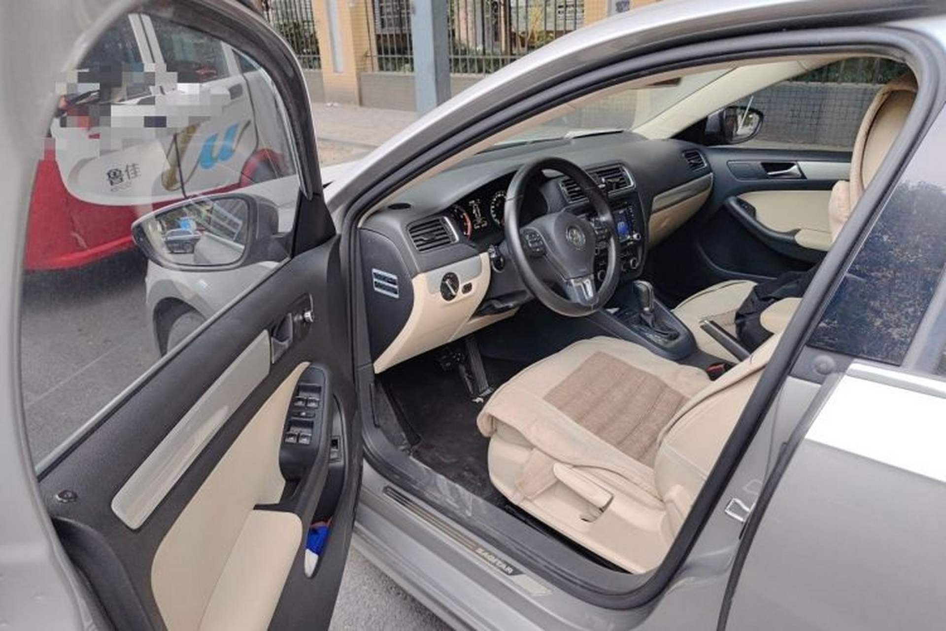 Used Volkswagen Sagitar 2014 Revised Version 1.4TSI Automatic Luxury Edition Driver Seat