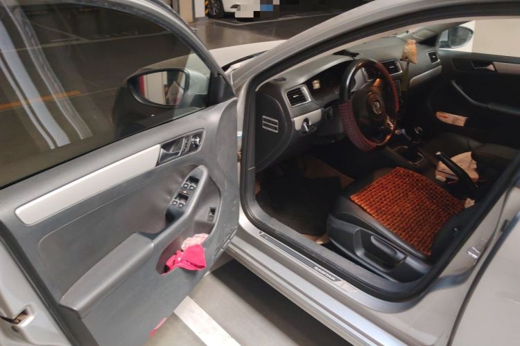 Used Volkswagen Sagitar 2014 1.6L Manual Comfort Model Driver Seat