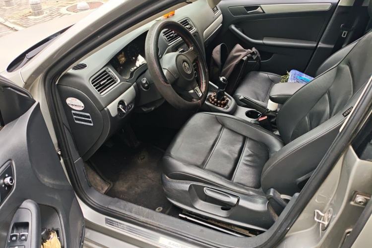Used Volkswagen Sagitar 2014 Revised Version 1.6L Manual Comfort Edition Driver Seat