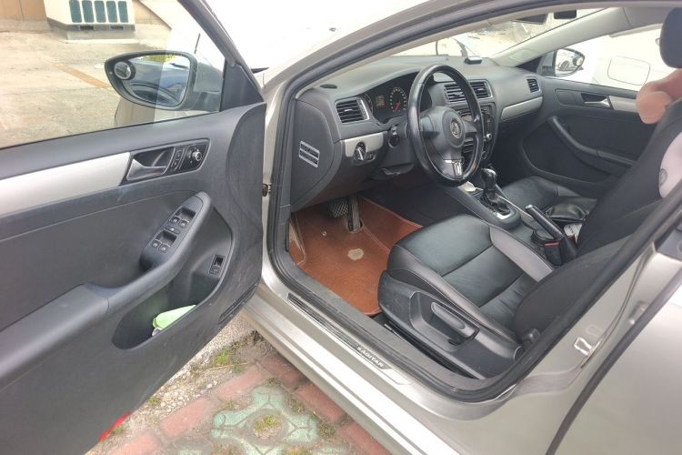 Used Volkswagen Sagitar 2014 Revised Version 1.6L Automatic Leading Edition Driver Seat