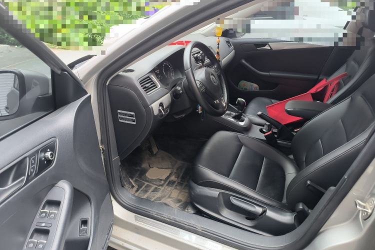 Used Volkswagen Sagitar 2014 Revised Version 1.4TSI Automatic Elite Edition Driver Seat