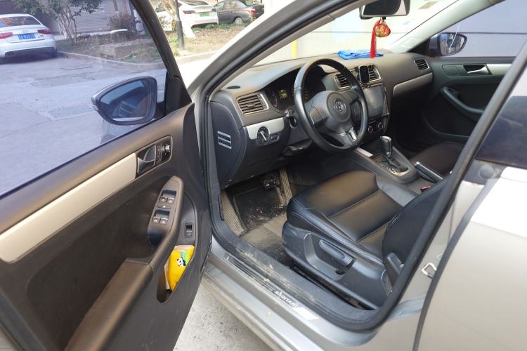 Used Volkswagen Sagitar 2014 1.6L Automatic Comfort Model Driver Seat