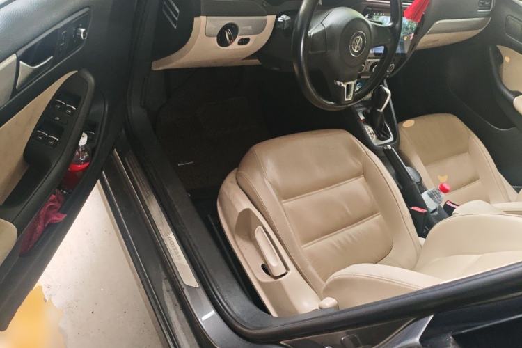 Used Volkswagen Sagitar 2014 1.6L Automatic Comfort Model Driver Seat