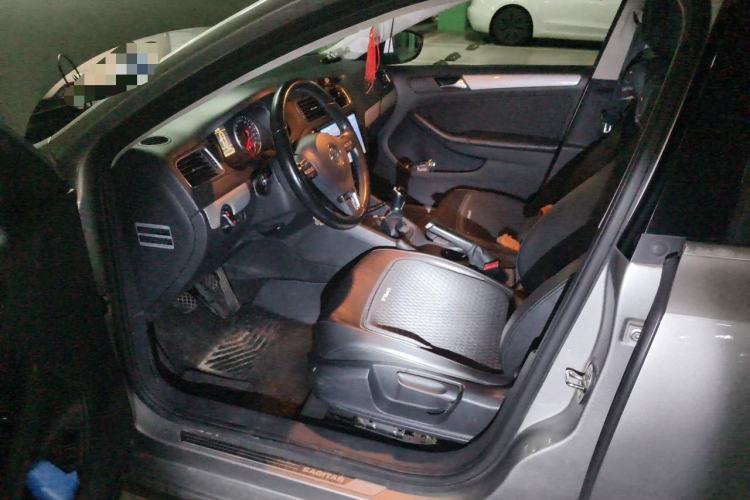 Used Volkswagen Sagitar 2014 Revised Version 1.4TSI Manual Luxury Edition Driver Seat