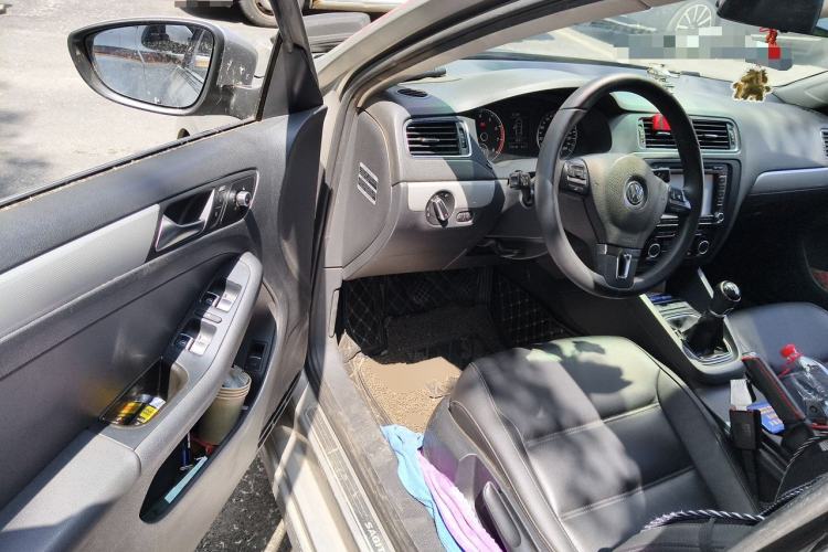 Used Volkswagen Sagitar 2014 1.4TSI Manual Luxury Model Driver Seat