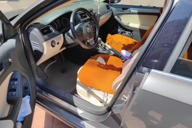 Used Volkswagen Sagitar 2014 1.4TSI Automatic Luxury Model Driver Seat