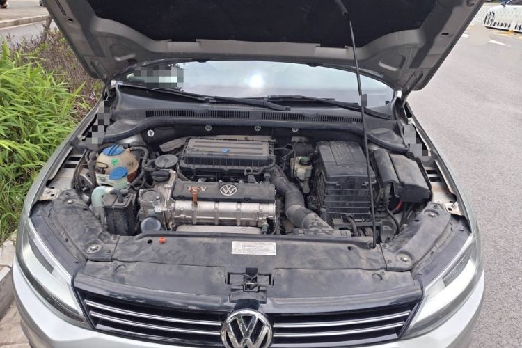Used Volkswagen Sagitar 2014 Revised Version 1.6L Automatic Comfort Edition Engine Bay