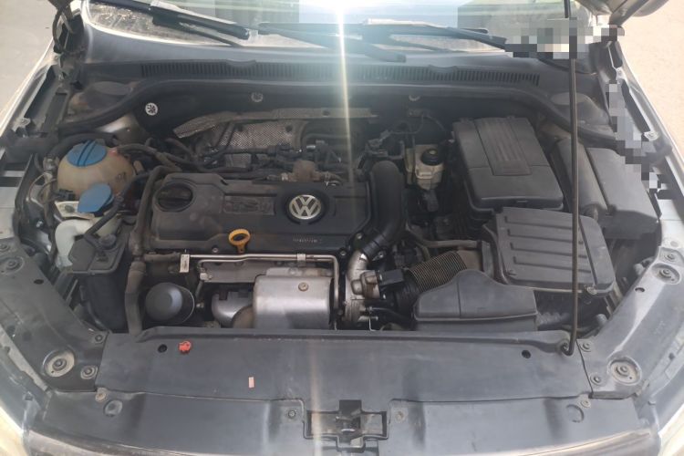 Used Volkswagen Sagitar 2014 1.4TSI Automatic Luxury Model Engine Bay