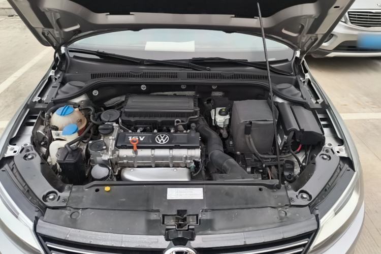 Used Volkswagen Sagitar 2014 Revised Version 1.6L Manual Comfort Edition Engine Bay