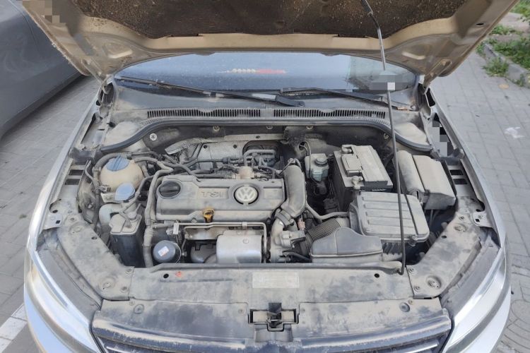 Used Volkswagen Sagitar 2014 1.4TSI Manual Luxury Model Engine Bay