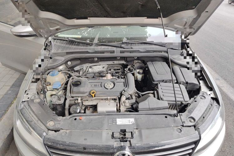Used Volkswagen Sagitar 2014 Revised Version 1.4TSI Automatic Luxury Edition Engine Bay