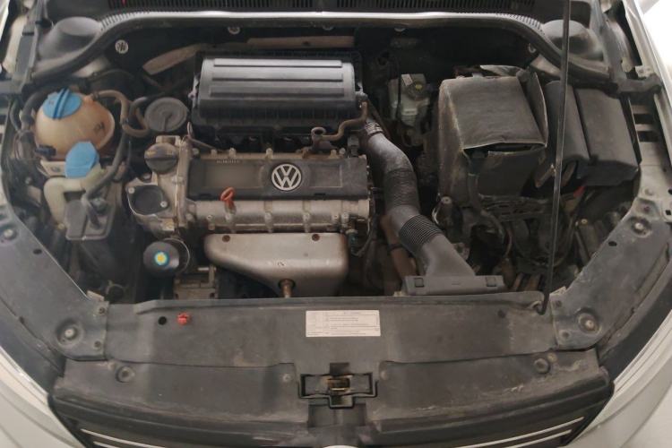 Used Volkswagen Sagitar 2014 1.6L Manual Comfort Model Engine Bay
