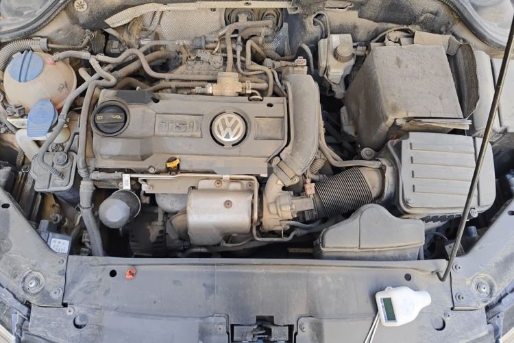 Used Volkswagen Sagitar 2014 Revised Version 1.4TSI Manual Luxury Edition Engine Bay