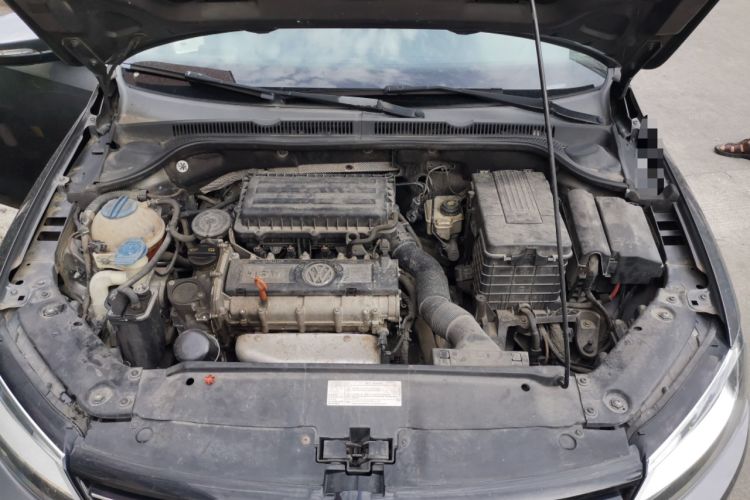 Used Volkswagen Sagitar 2014 Revised Version 1.6L Automatic Comfort Edition Engine Bay