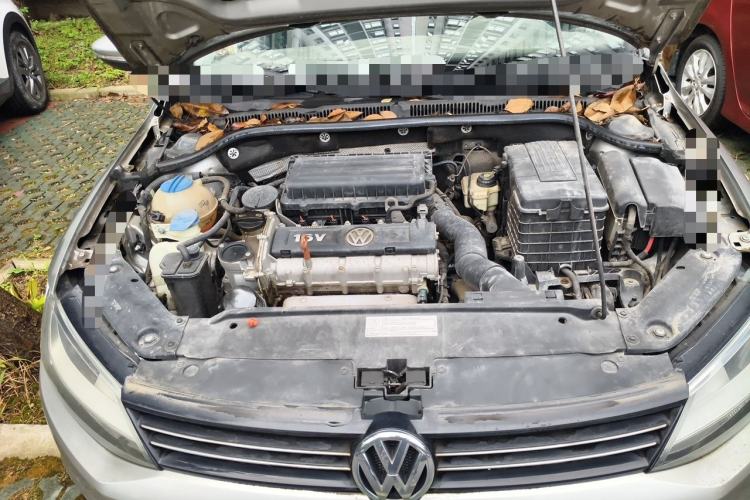 Used Volkswagen Sagitar 2014 1.6L Automatic Comfort Model Engine Bay