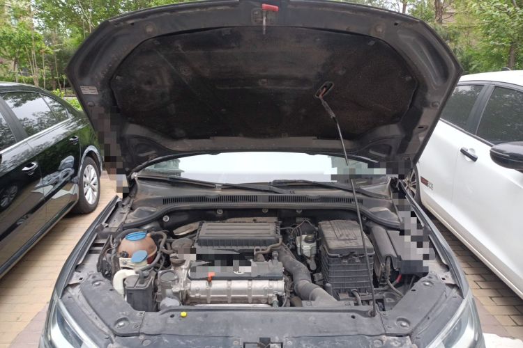 Used Volkswagen Sagitar 2014 1.6L Automatic Comfort Model Engine Bay