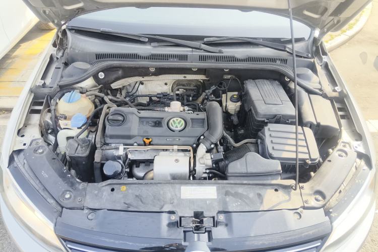Used Volkswagen Sagitar 2014 Revised Version 1.4TSI Automatic Luxury Edition Engine Bay