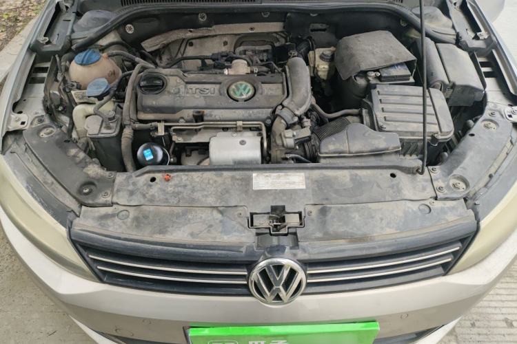 Used Volkswagen Sagitar 2014 1.4TSI Manual Luxury Model Engine Bay