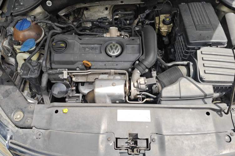 Used Volkswagen Sagitar 2014 Revised Version 1.4TSI Automatic Luxury Edition Engine Bay