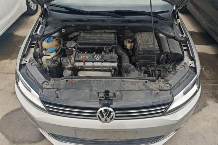 Used Volkswagen Sagitar 2014 Revised Version 1.6L Automatic Comfort Edition Engine Bay