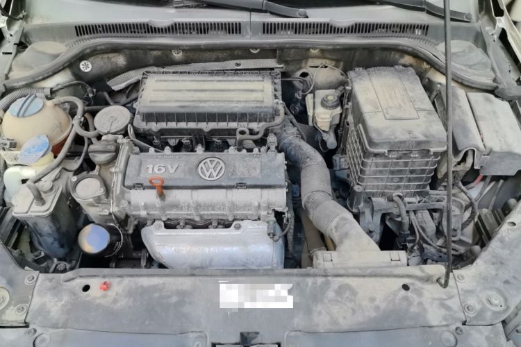 Used Volkswagen Sagitar 2014 1.6L Automatic Comfort Model Engine Bay