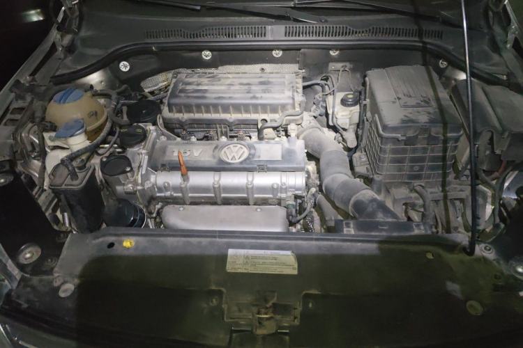 Used Volkswagen Sagitar 2014 Revised Version 1.6L Automatic Leading Edition Engine Bay