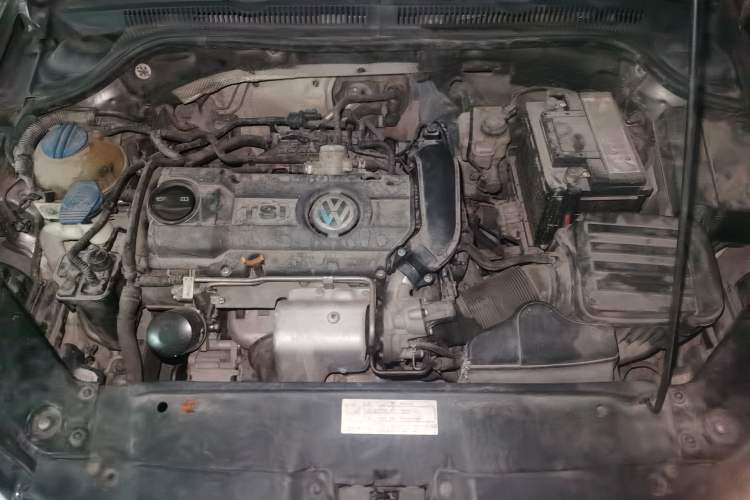 Used Volkswagen Sagitar 2014 Revised Version 1.4TSI Manual Luxury Edition Engine Bay