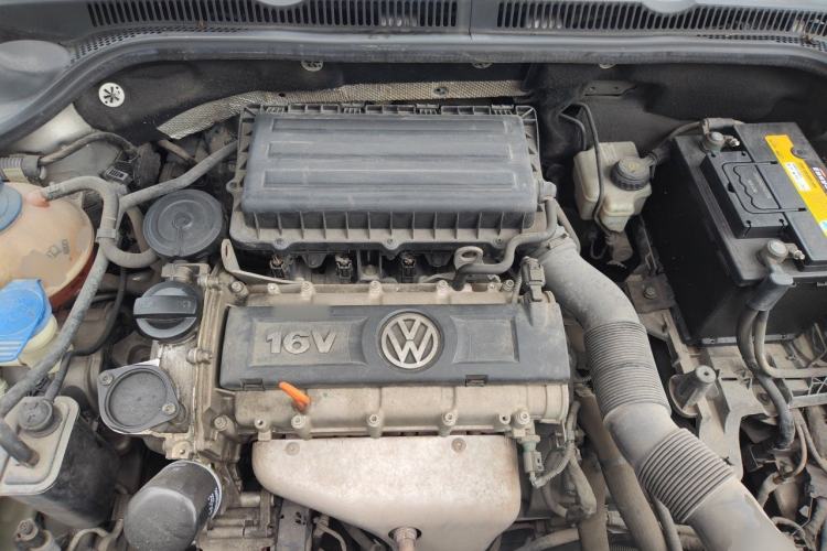 Used Volkswagen Sagitar 2014 1.6L Manual Comfort Model Engine Bay