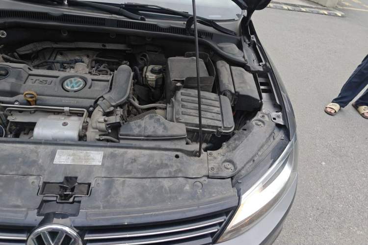 Used Volkswagen Sagitar 2014 Revised Version 1.4TSI Manual Luxury Edition Engine Bay Left