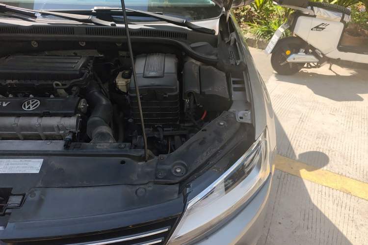 Used Volkswagen Sagitar 2014 Revised Version 1.6L Automatic Comfort Edition Engine Bay Left